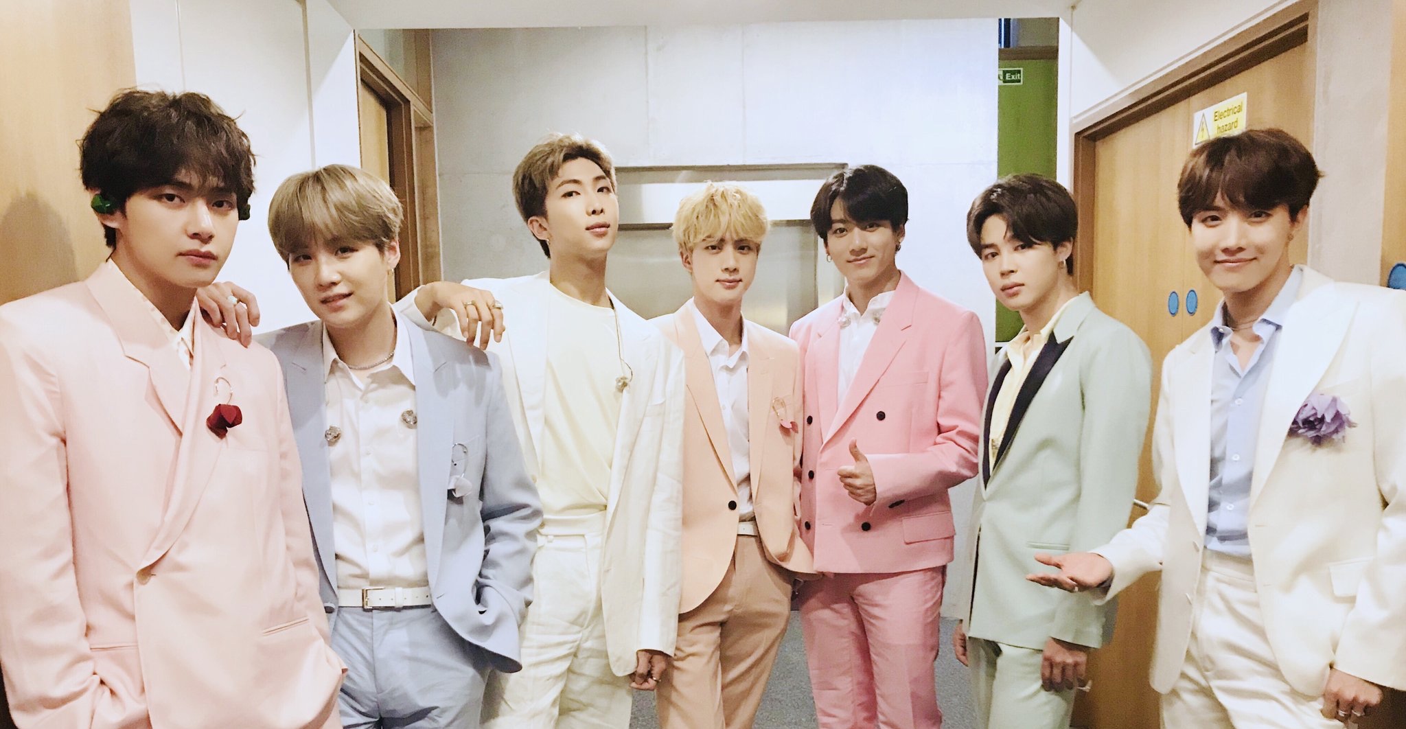 ミュージック BTS 2020 BTS(방탄소년단) - ON [Music Bank / 2020.03.06] - YouTube