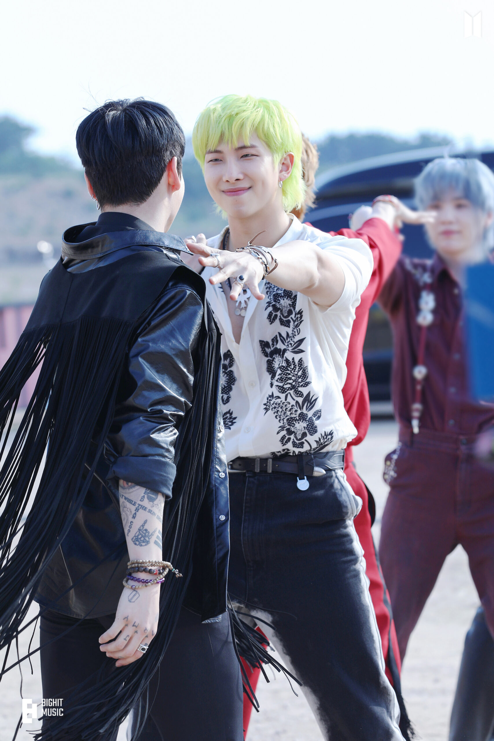 BTS] Permission To Dance On Stage : Logo S/S T-Shirt (White