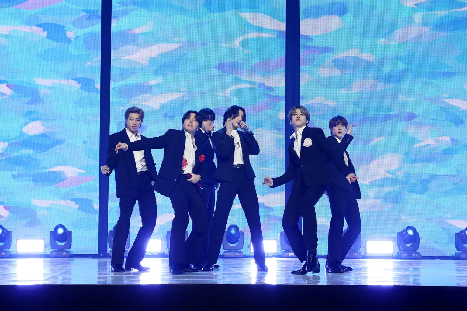 BTSが出演したコンサート「NEW YEAR’S EVE LIVE」が日本語字幕付きで放送決定！！放送日・視聴方法 | BTS 防弾少年団